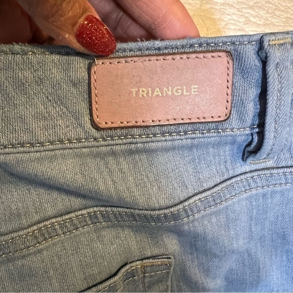 Triangle Curvy Fit Raw Hem Jeans - Picture 5 of 8